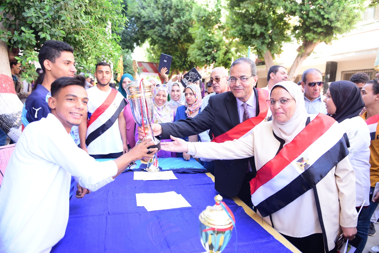 رئيس جامعة سوهاج يفتتح حفل استقبال الطلاب الجدد بكلية التمريض