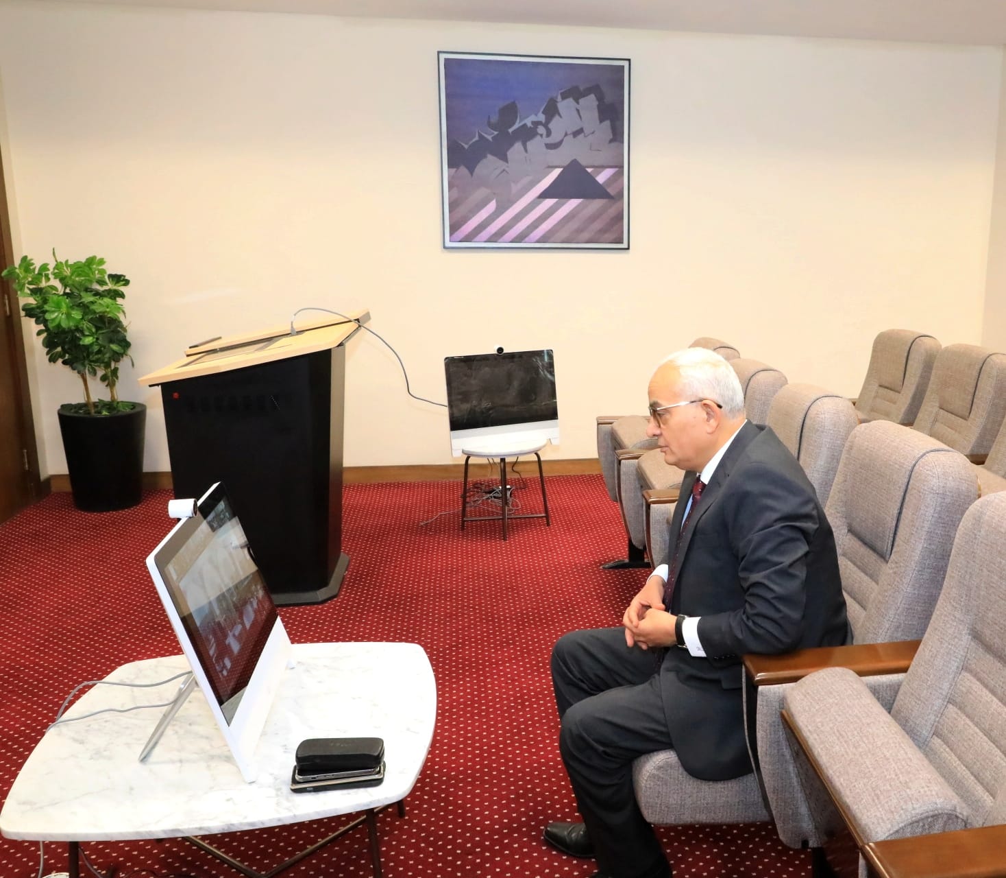 feae3e95-ea0d-49d9-b7b6-0f1773f8c826