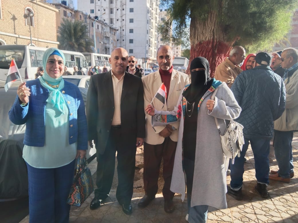 مسيرة حاشدة لـ المعلمين للتصويت بالانتخابات الرئاسية 2024