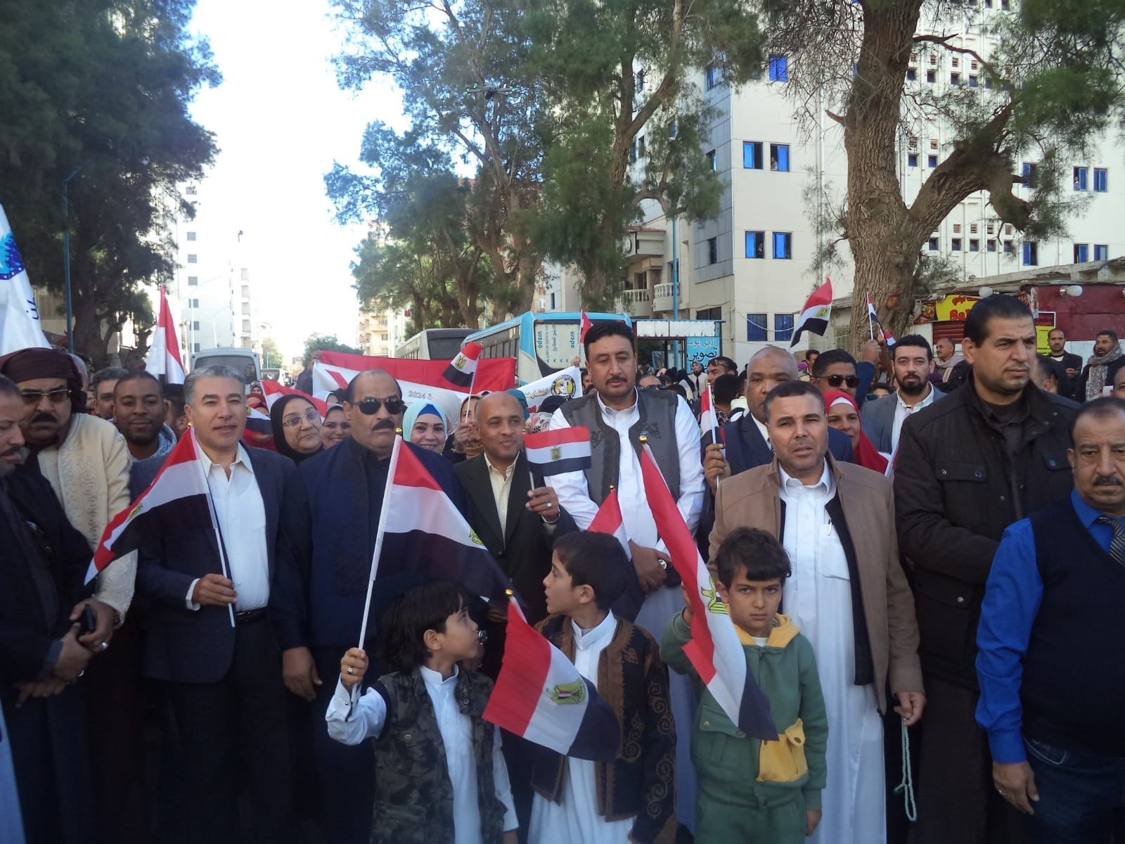 مسيرة حاشدة لـ المعلمين للتصويت بالانتخابات الرئاسية 2024