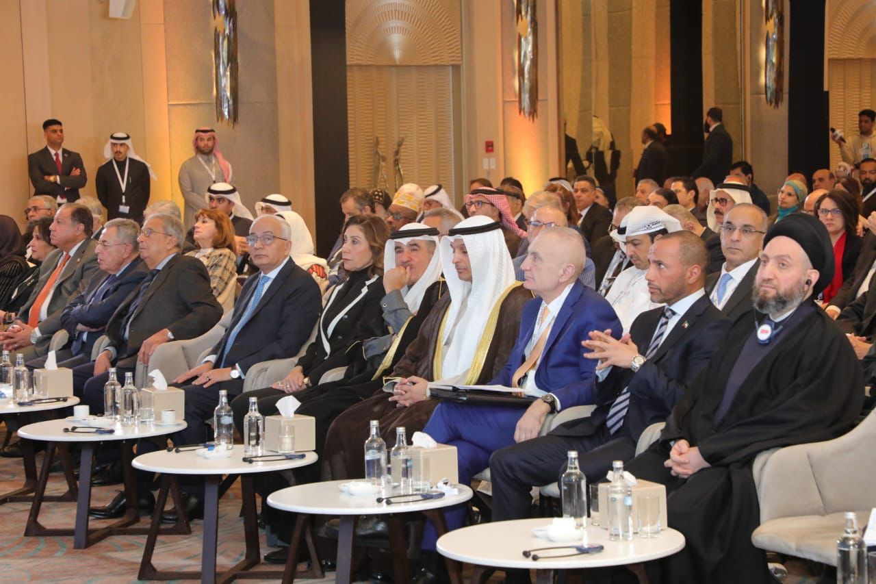 03e9eee8-54fa-4924-b4c6-2336235eb830