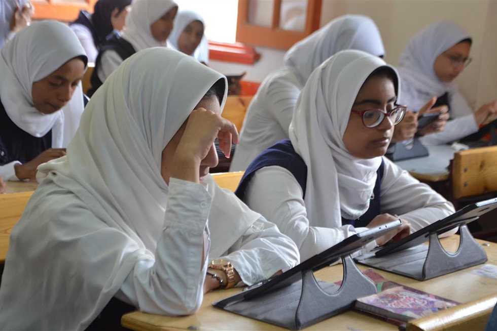 امتحانات الصفين الأول والثاني الثانوي 2024