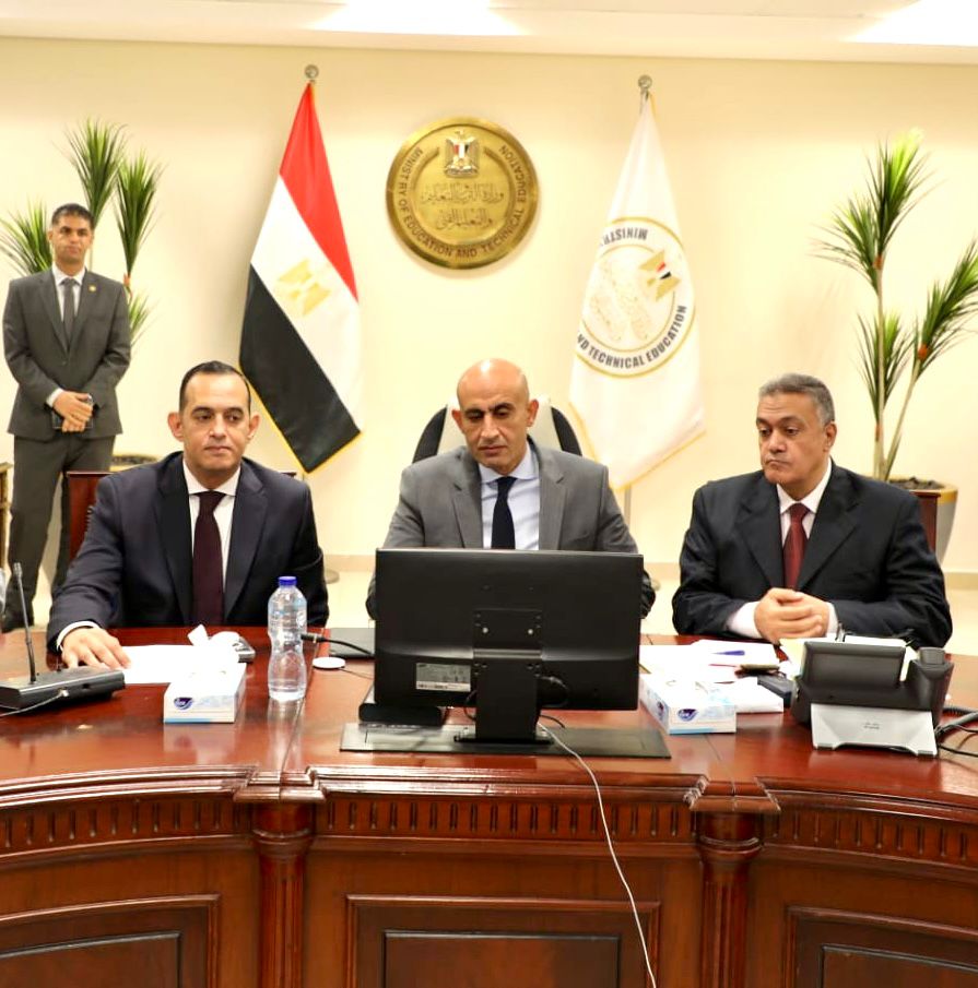 وزير التربية والتعليم محمد عبد اللطيف