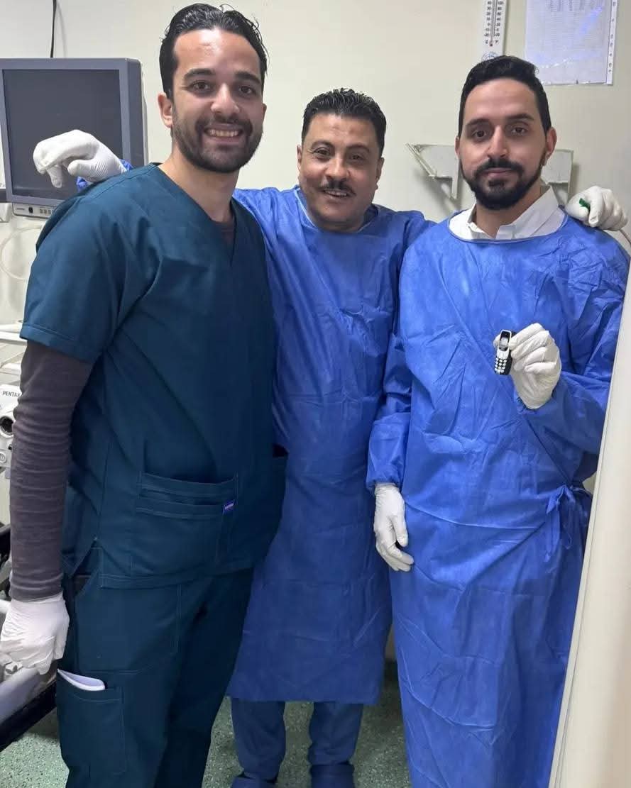 استخراج هاتف في بطن مريض