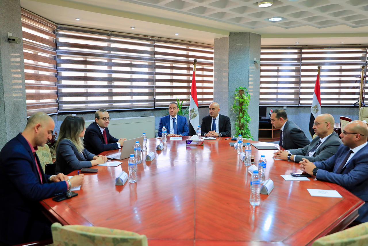 عبداللطيف: إدراج "الثقافة المالية" بالمناهج خطوة لامتلاك المعرفة بأساسيات الاقتصاد 