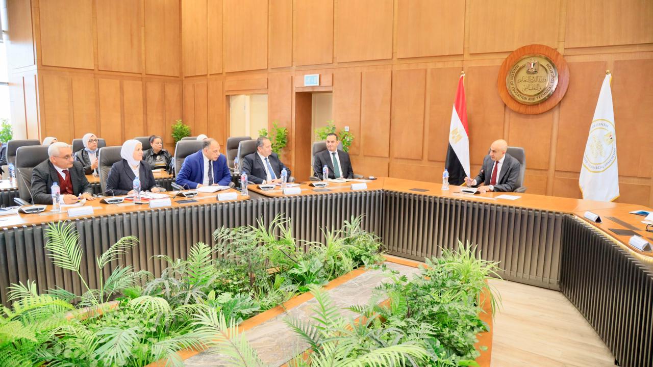 تفعيل درجات أعمال السنة وربطها بنسبة الحضور والغياب