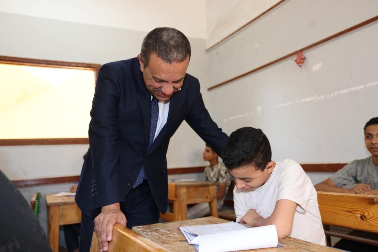 إحالة مدير إدارة بركة السبع ومدير مدرسة للتحقيق بمحافظة المنوفية.. اعرف السبب