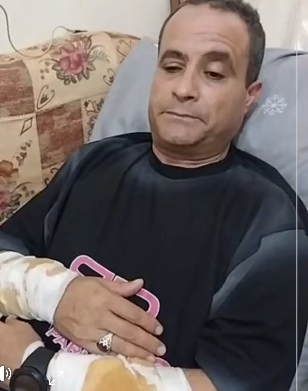 جابت له أقاربها.. تفاصيل خناقة مدير مدرسة بمطروح وعاملة بسبب الـ«كانتين»