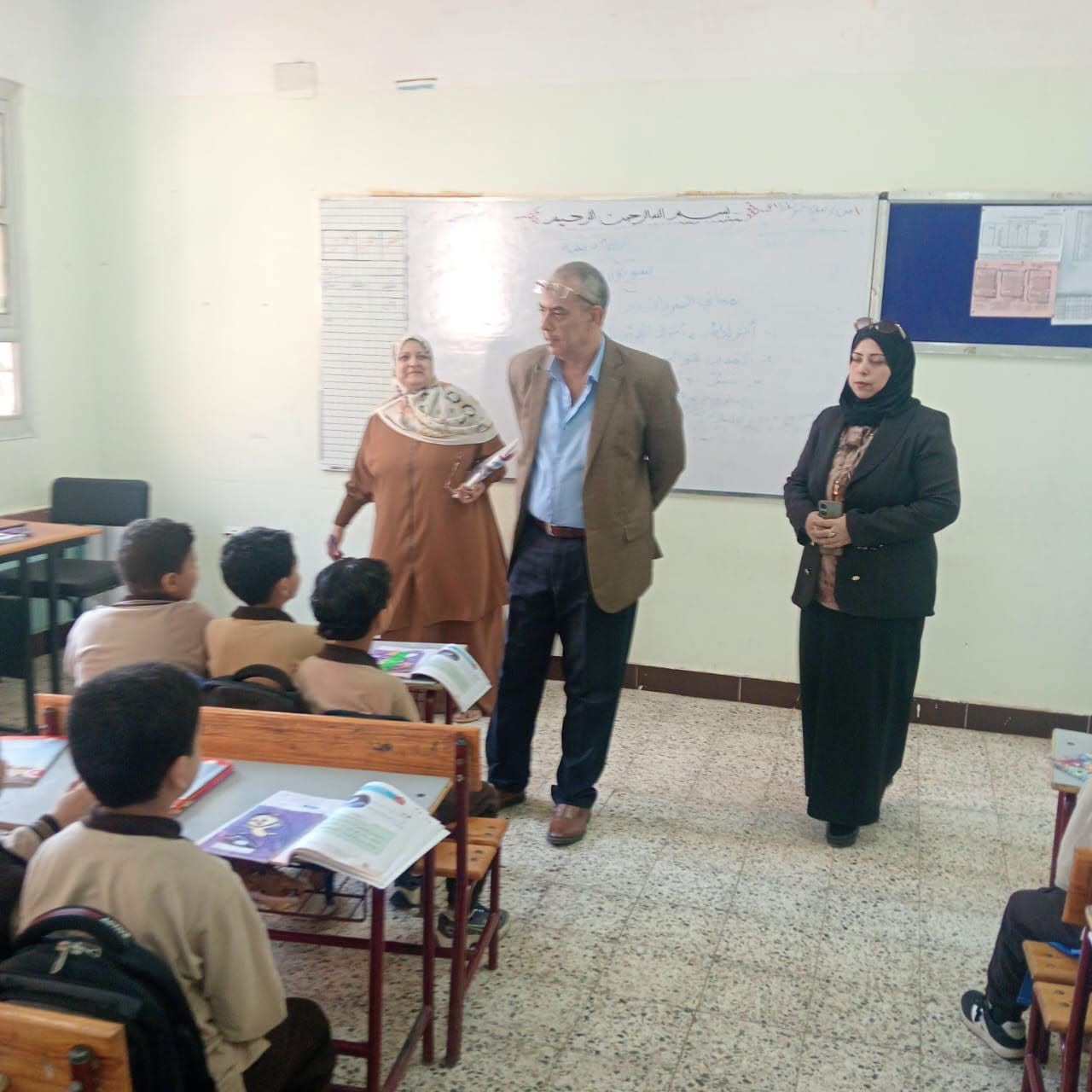 إحالة مدير وجميع معلمي مدرسة الحسانية الابتدائية ١ بالقليوبية للتحقيق
