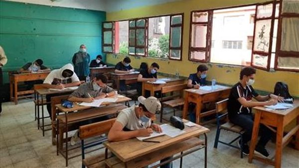 طلاب الشهادة الإعدادية