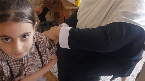 تطعيم طلاب المدارس