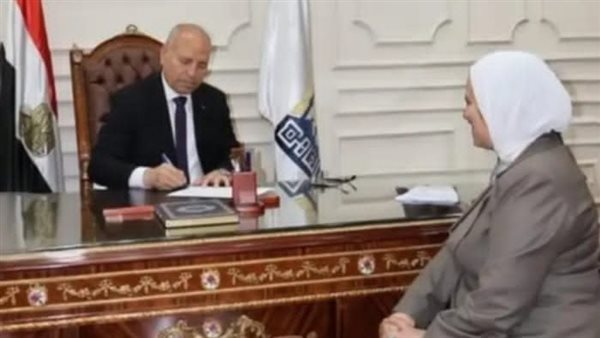 محافظ القاهرة يستقبل