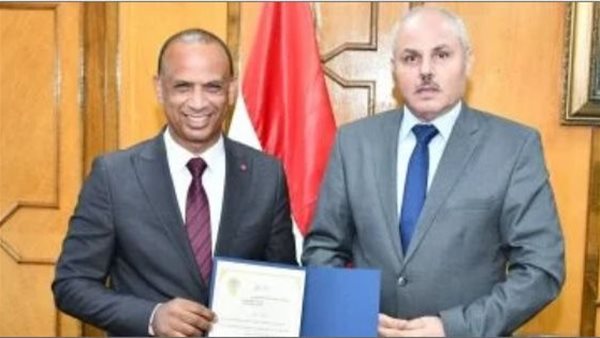 الدكتور محمود شعيب