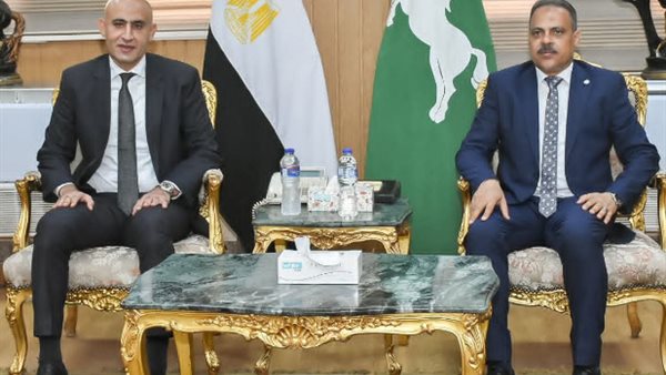 وزير التعليم ومحافظ