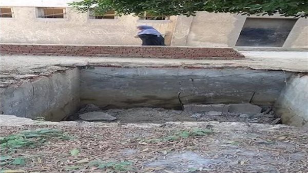 انهيار خزان مدرسة