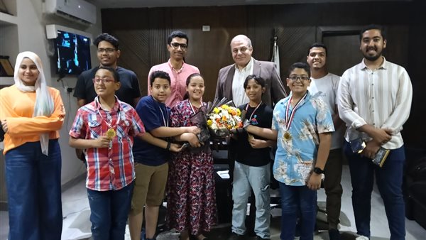 الطلاب الفائزين بالمسابقة