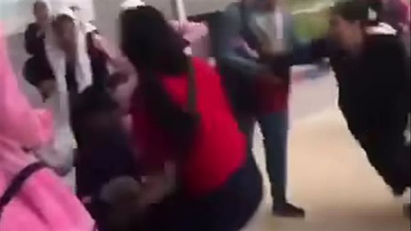 فيديو اشتباكات طالبات